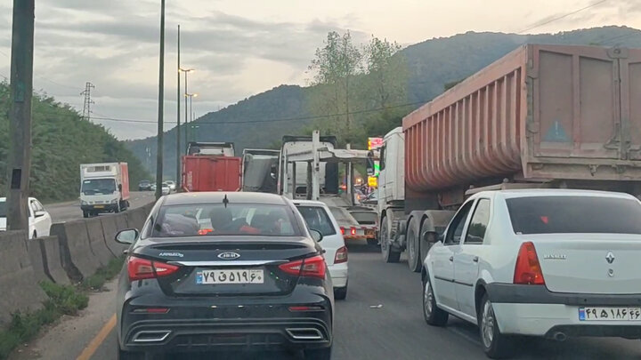 انسداد مسیر شمال به جنوب چالوس و آزادراه تهران ـ شمال