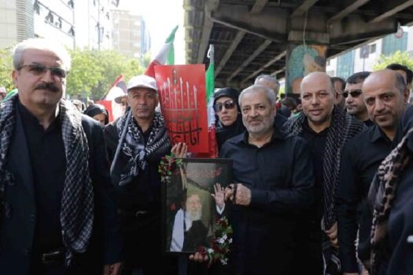 حضور وزیر آموزش و پرورش در مراسم تشییع رهبر شهید انقلاب