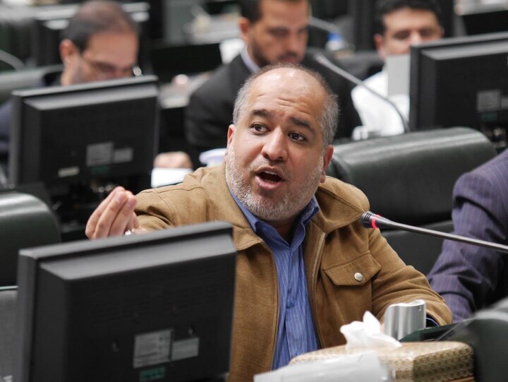 خضریان: در توافق با آمریکا تثبیت نیروهای مسلح این کشور در منطقه را پذیرفته‌ایم!/  مگر قرار نبود پرونده جنگ از پرونده هسته‌ای جدا شود؟