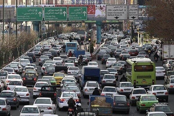 بزرگراه‌های تهران زیر بار ترافیک صبحگاهی
