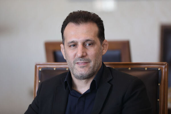 آرش میراسماعیلی: جدایی از مقام معظم رهبری برای همه ما سخت است