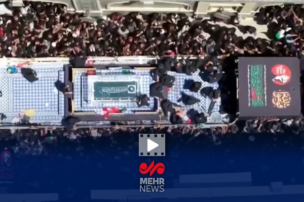 پیکر رهبر شهید انقلاب به حرم مطهر علوی رسید