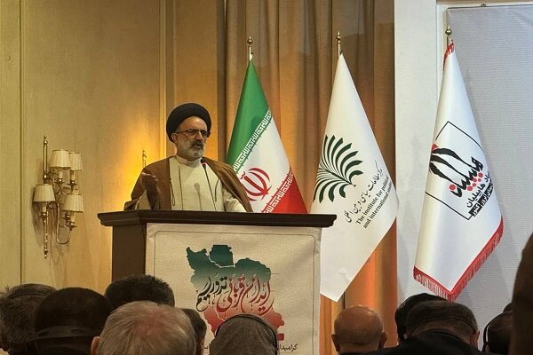 مراسم اربعین حسینی(ع) تابلوی استقامت و مانور قدرت جهان اسلام است